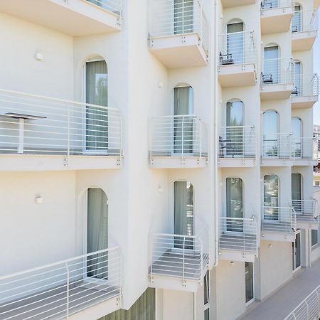 Hotel Velia Grottammare Kültér fotó