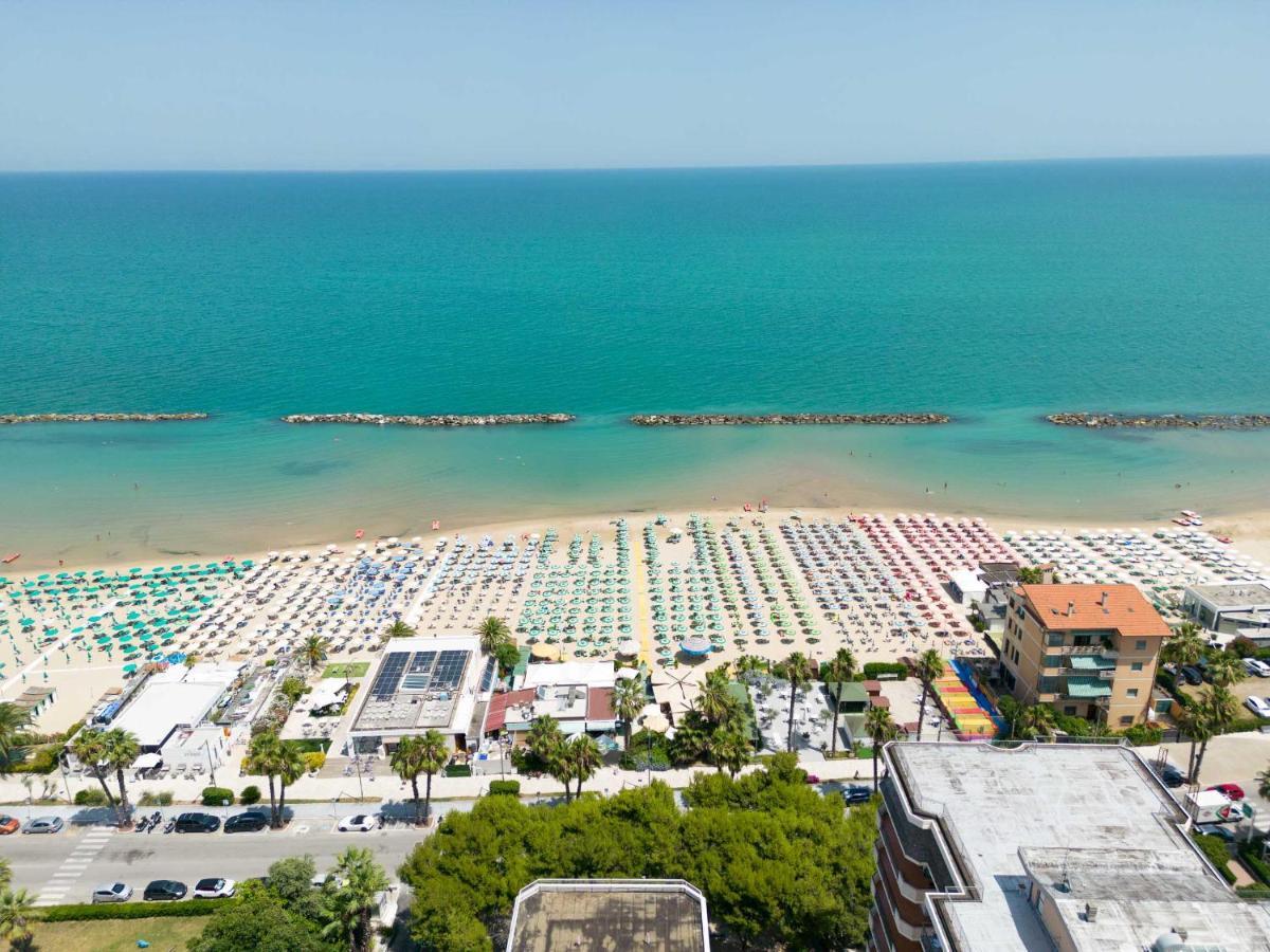 Hotel Velia Grottammare Kültér fotó