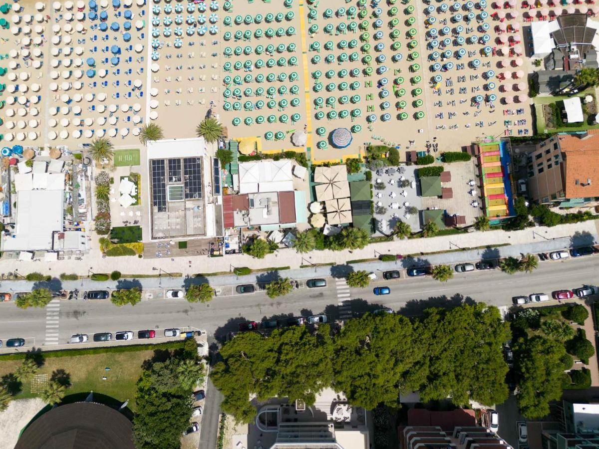Hotel Velia Grottammare Kültér fotó