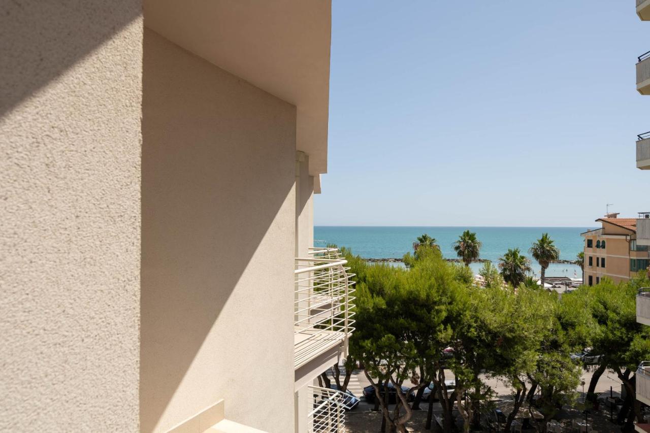 Hotel Velia Grottammare Kültér fotó