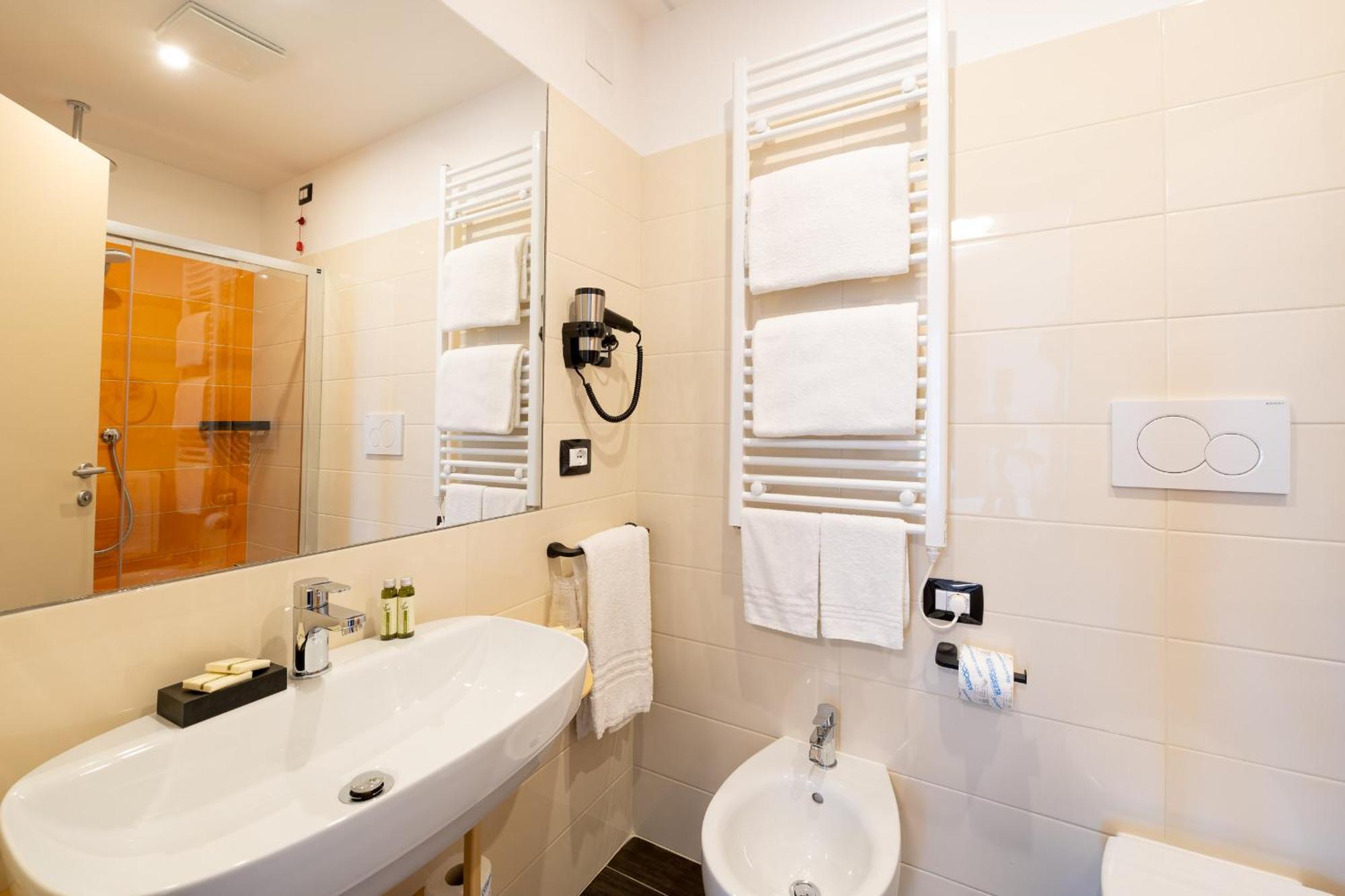 Hotel Velia Grottammare Kültér fotó