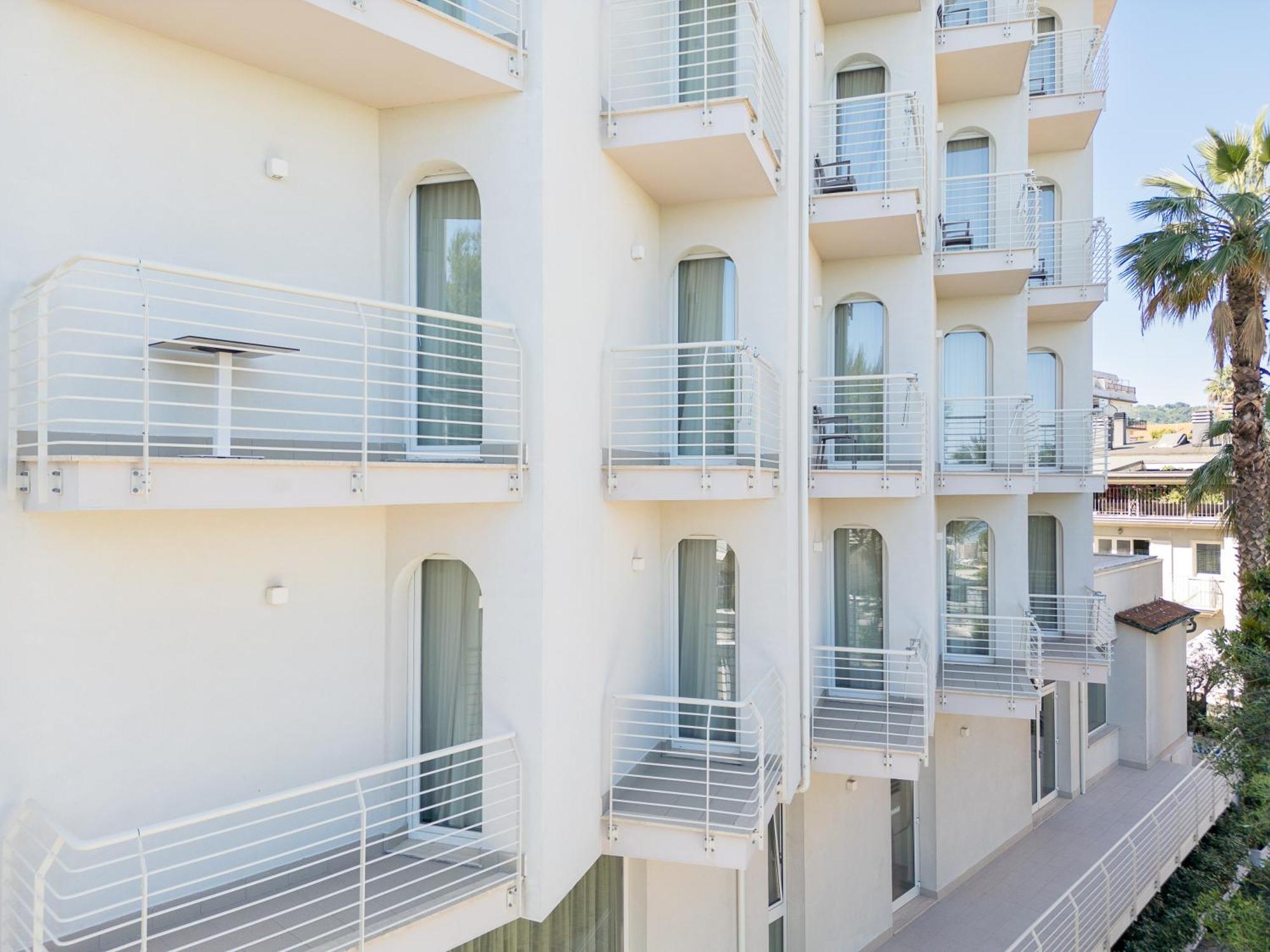 Hotel Velia Grottammare Kültér fotó
